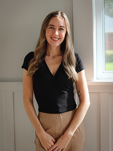 Vanessa L'etoile, lash and brow artist at Hometown Beauty